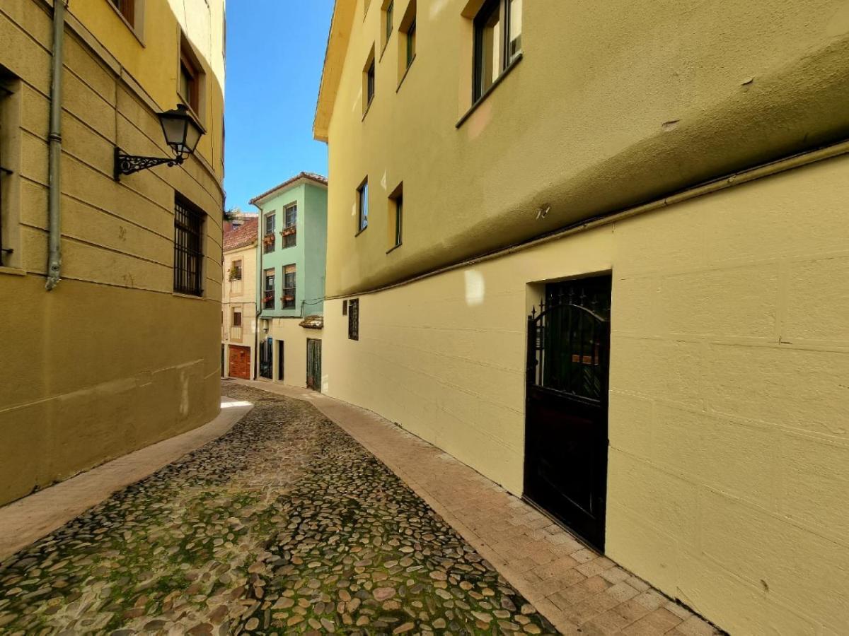 A 2 Min De La Catedral Apartment Oviedo Luaran gambar